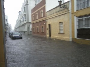 Imagen de las últimas inundaciones y alerta naranja.