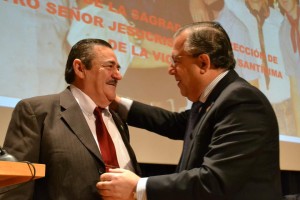 544328_339312396169989_1944814698_n