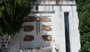 Panteón de Varela
