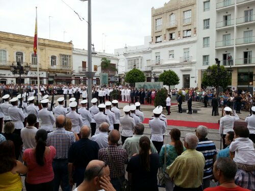 arriado de bandera plaza iglesia image