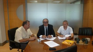 Foto firma Convenio ONCE-UPACE SAN FERNANDO. 21-10-2013 (1)