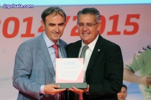 Isleño-premio-red-blue