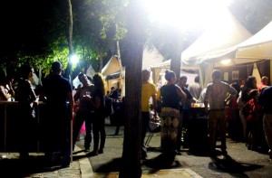 Ambiente en las carpas durante la última noche