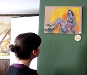 Mª Luz observa a su abuela