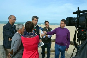 romero en playa camposoto