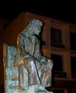 La escultura realizada por Antonio Mota.