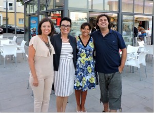 De izquierda a derecha: Patricia Cavada, Elena Martínez, Anne Hidalgo y el guía del molino.