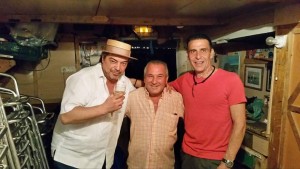El gran Antonio Canales junto a Bartolo y otro amigo.