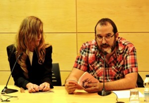Los poetas Paco Ramos y Guillermina Royo-Villanova.