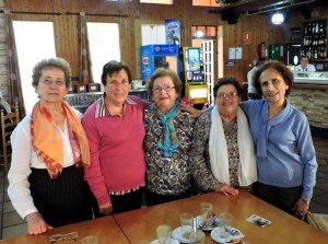 De izda. a dcha.: María, Teresa, Isabel, Zoraida y Ascensión.
