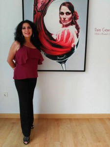 Sofía Rosende ante una de sus obras.