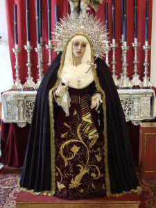 La Santísima Virgen de los Desamparados.