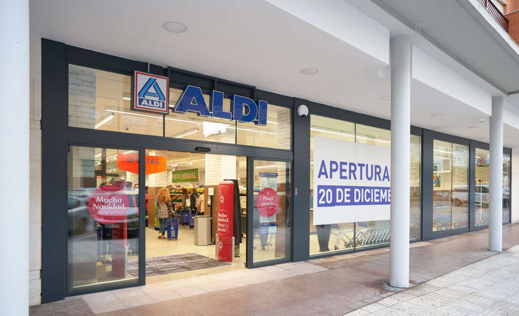 La firma ALDI inaugura en la avenida León Herrero su segunda tienda en